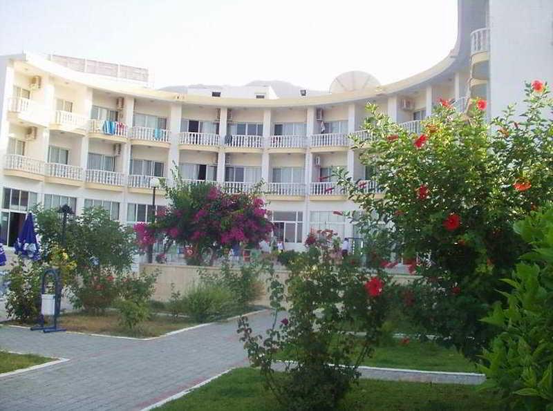 Sempati Hotel Lapitos Zewnętrze zdjęcie