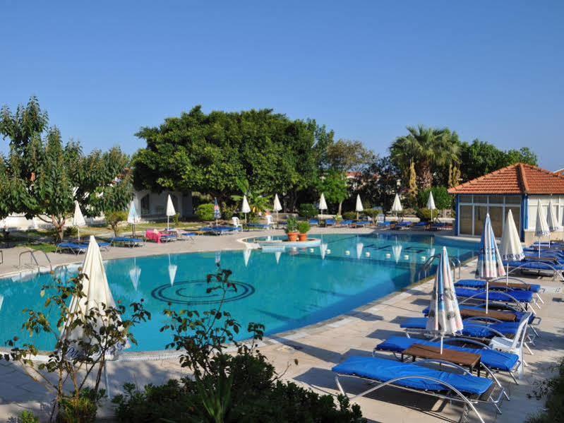 Sempati Hotel Lapitos Zewnętrze zdjęcie
